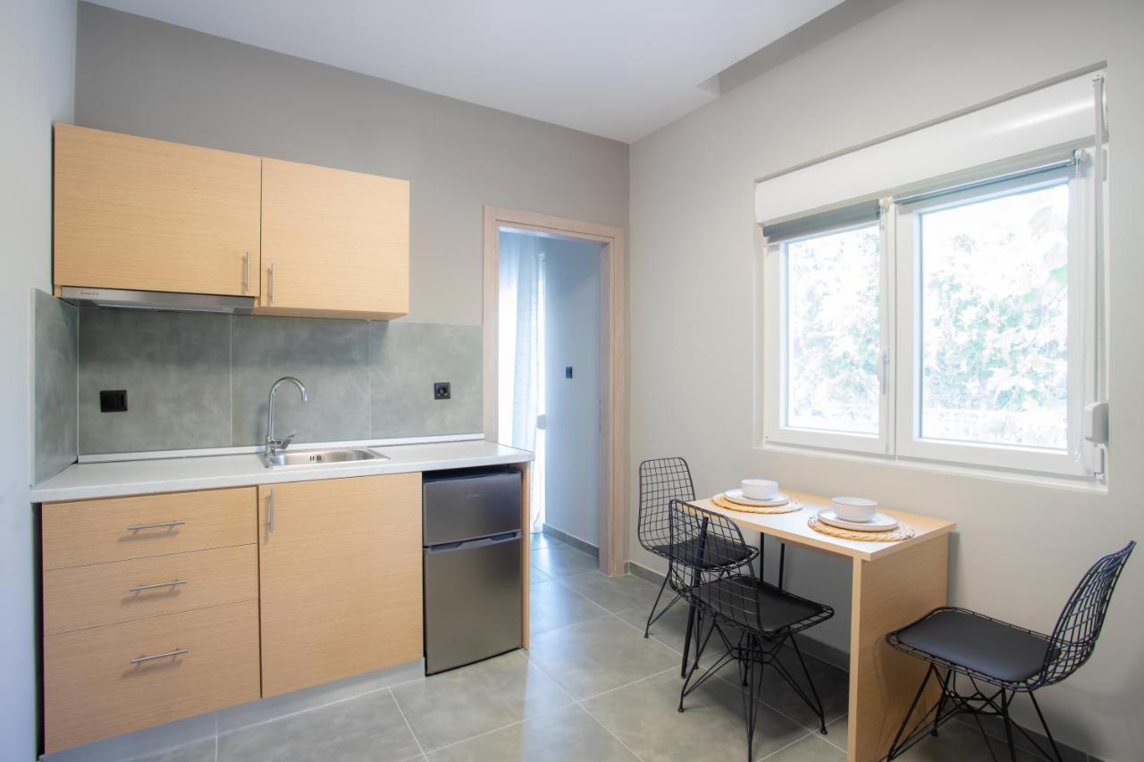 Apartment 21 *