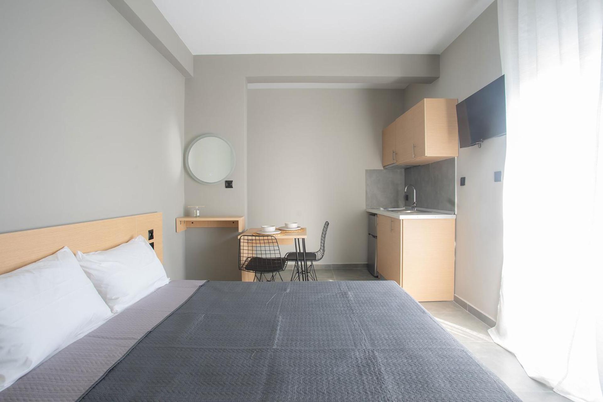 21 Apartment *